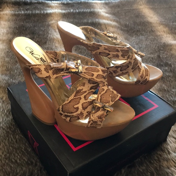 Women heels - Picture 2 of 5